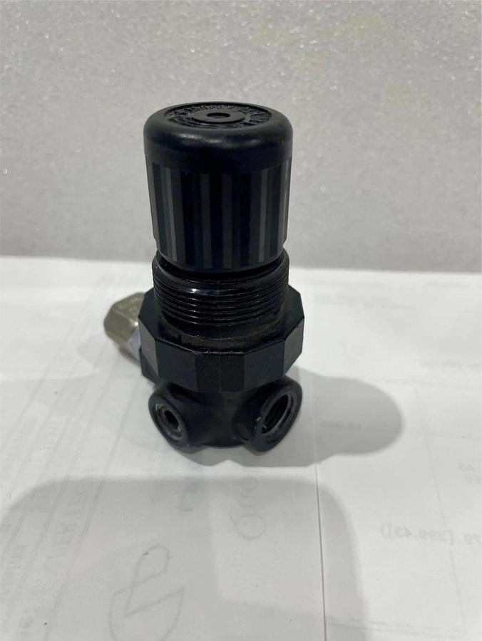 Used Dixon, R07-200R, 300 PSIG, Regulator, Used