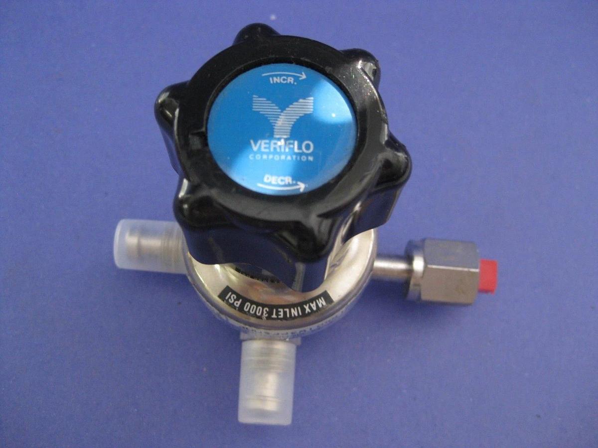 Used Veriflo IR40IW3PFSMMF Regulator, 3 Ports, 1/4" FVCR x 1/4" MVCR (x2)
