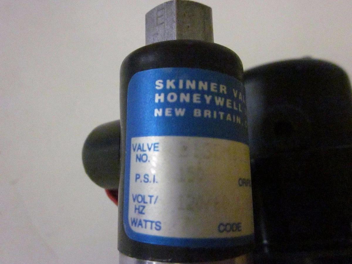 Used HPS MKS Vacuum Bellows Sealed Angle Gate Valve NW-25, 1" w/ Skinner Solenoid