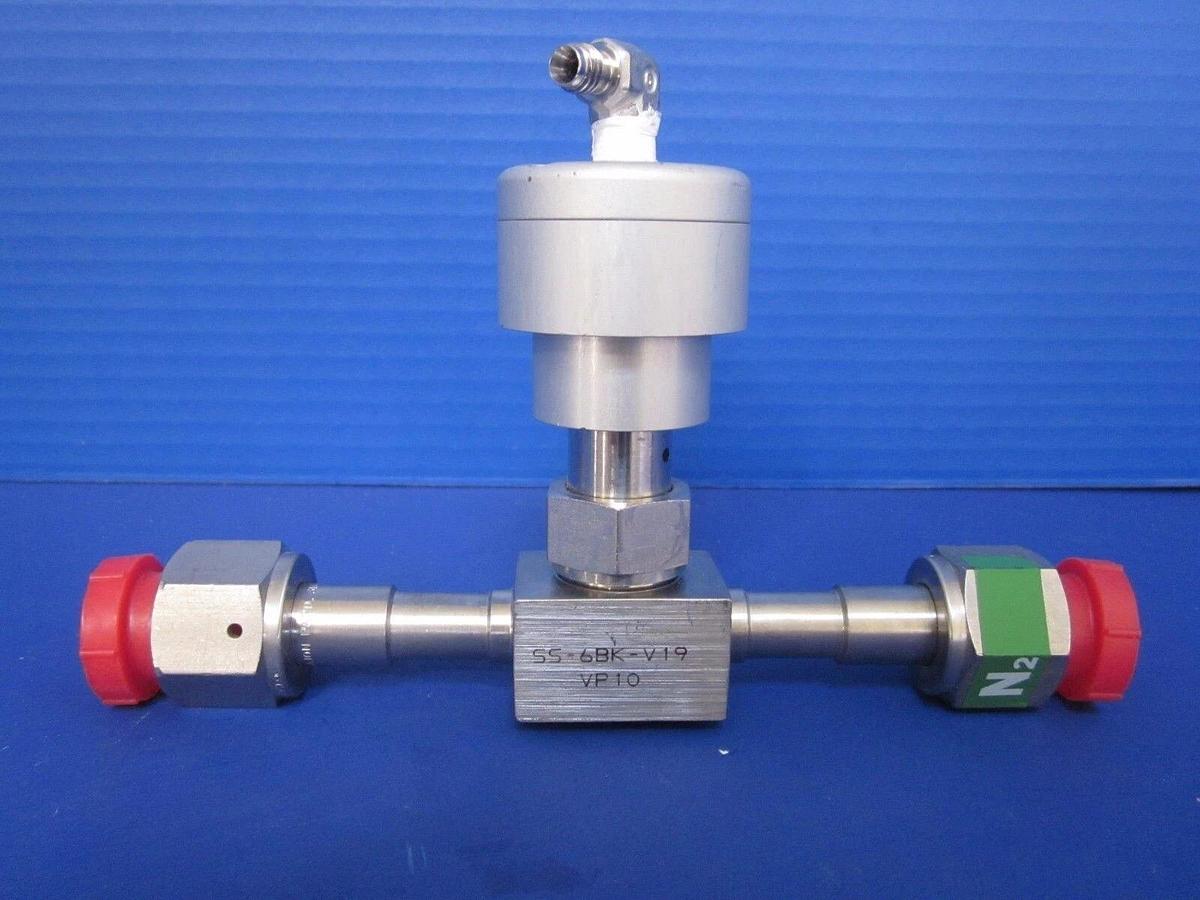 Used Swagelok SS-6BK-V19-VP1O Bellows Sealed Valve, 1/2" FVCR, Polyimide Stem Tip