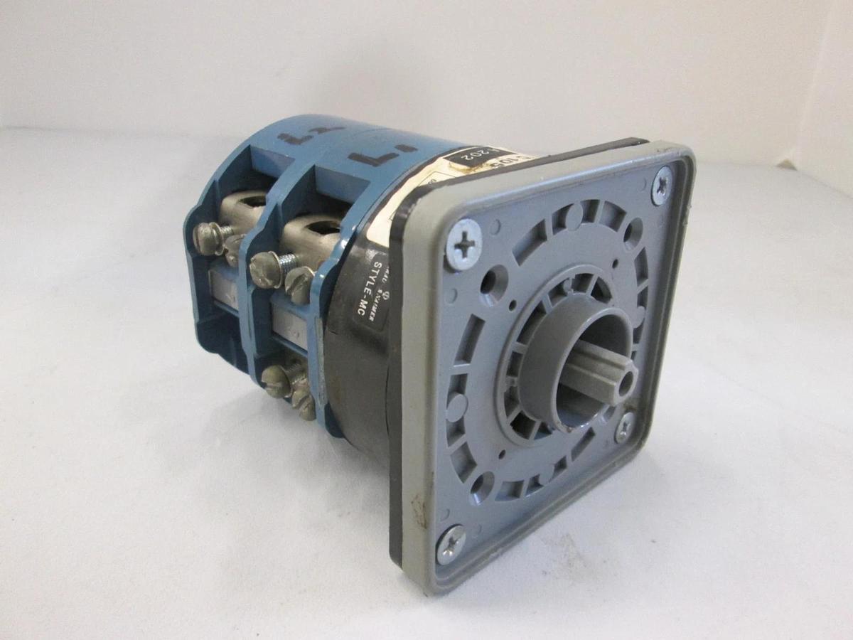 Used Kraus & Naimer, C105, Selector Switch 2 Position NO KNOB, 500V, 100A, Used