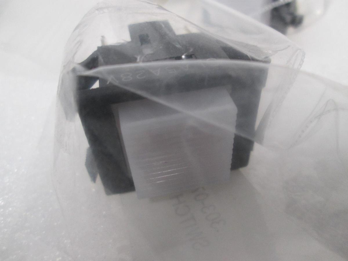 On/Off Switch, SLA5A28V, 303-079, New, Lot of 4