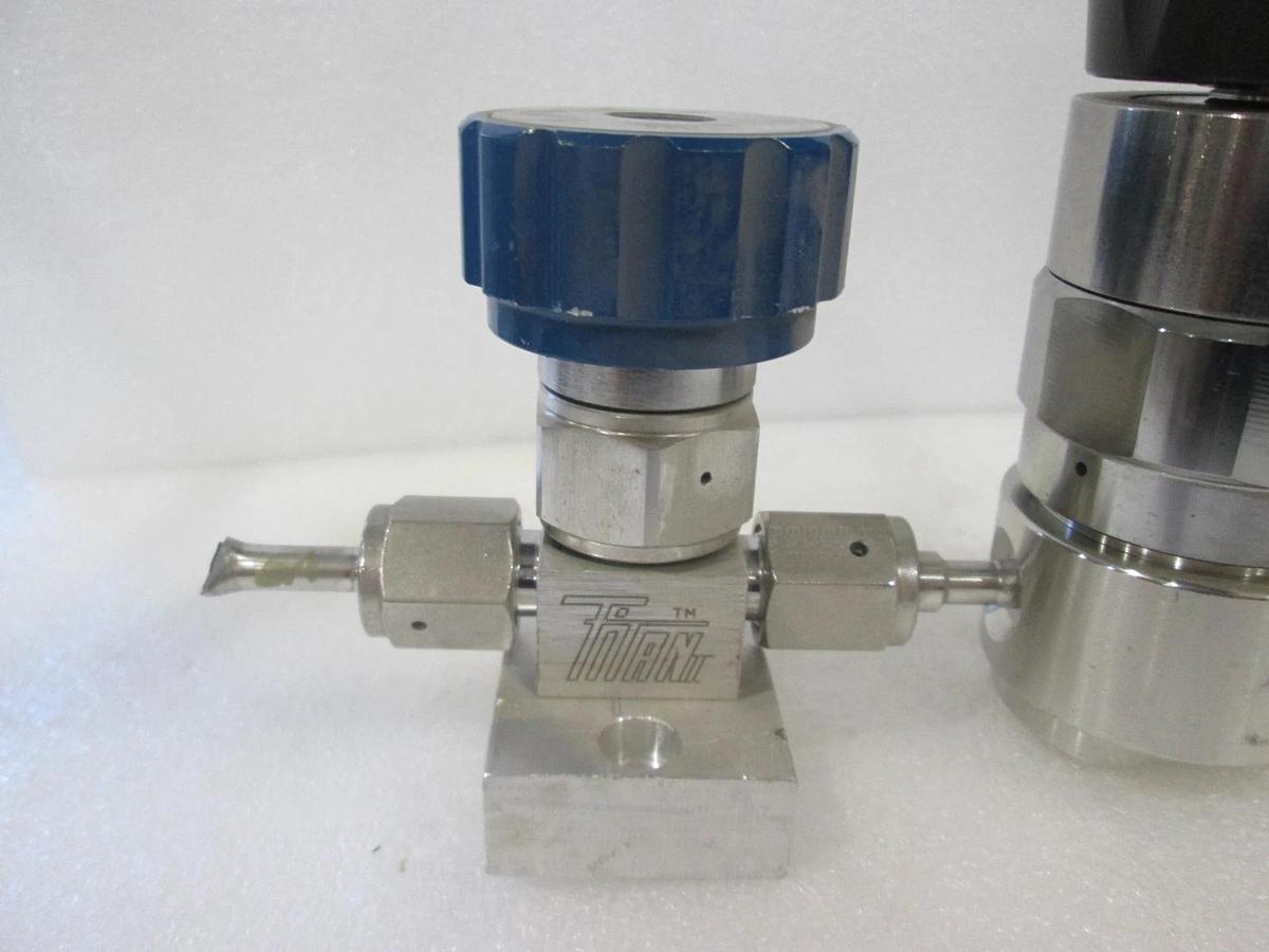 Used Tescom, 64-2862KRT10 Gas Regulator Assy w/ Parker UHP Valve, Used