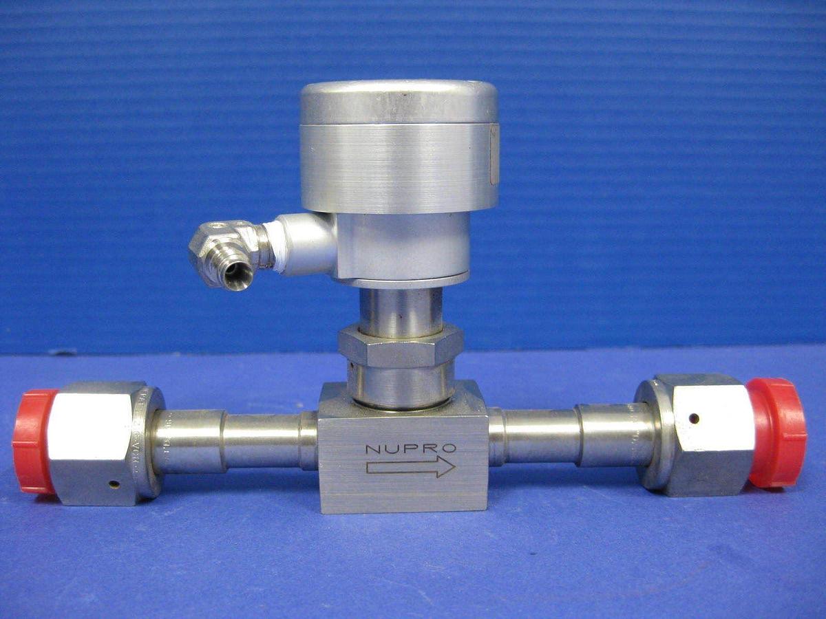 Used Swagelok SS-6BK-V19-1C Bellows Sealed Valve w/ NC Actuator, 1/2" FVCR, Used