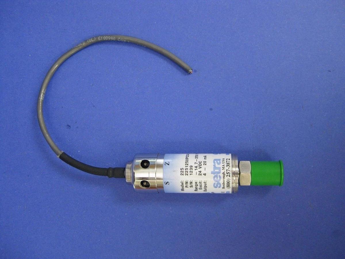 Used Setra 225 Pressure Transducer 2251250PCC41106 250 psig, 4-20 mA, 1/4" MVCR