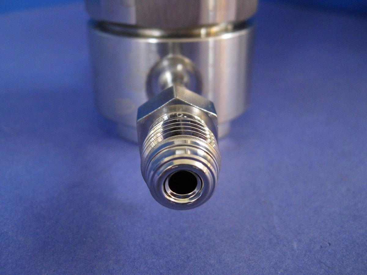 TESCOM REGULATOR 44-2260-941-086, 1/4" FVCR x 1/4" MVCR, 25 psi, New