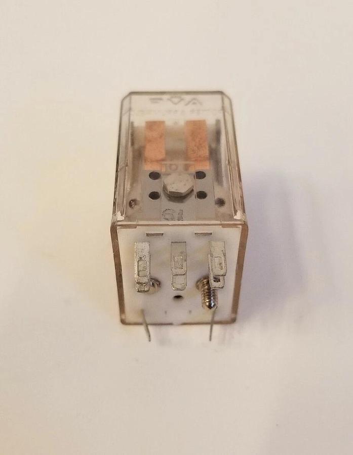 POTTER & BRUMFIELD R10-E1-Y2-J2.5K Relay, 2A, 28 VDC, Lot of 2