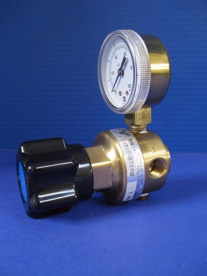 Veriflo IR40IB250G Regulator, Brass, 4 Ports, 0-100 psi Gauge, Used