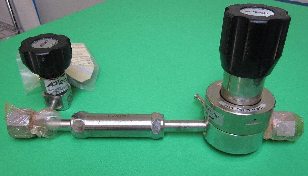 High Purity Gas Stick 12-1/2" Face to Face 1/2"F-VCR Aptech AP1810 Regulator NEW