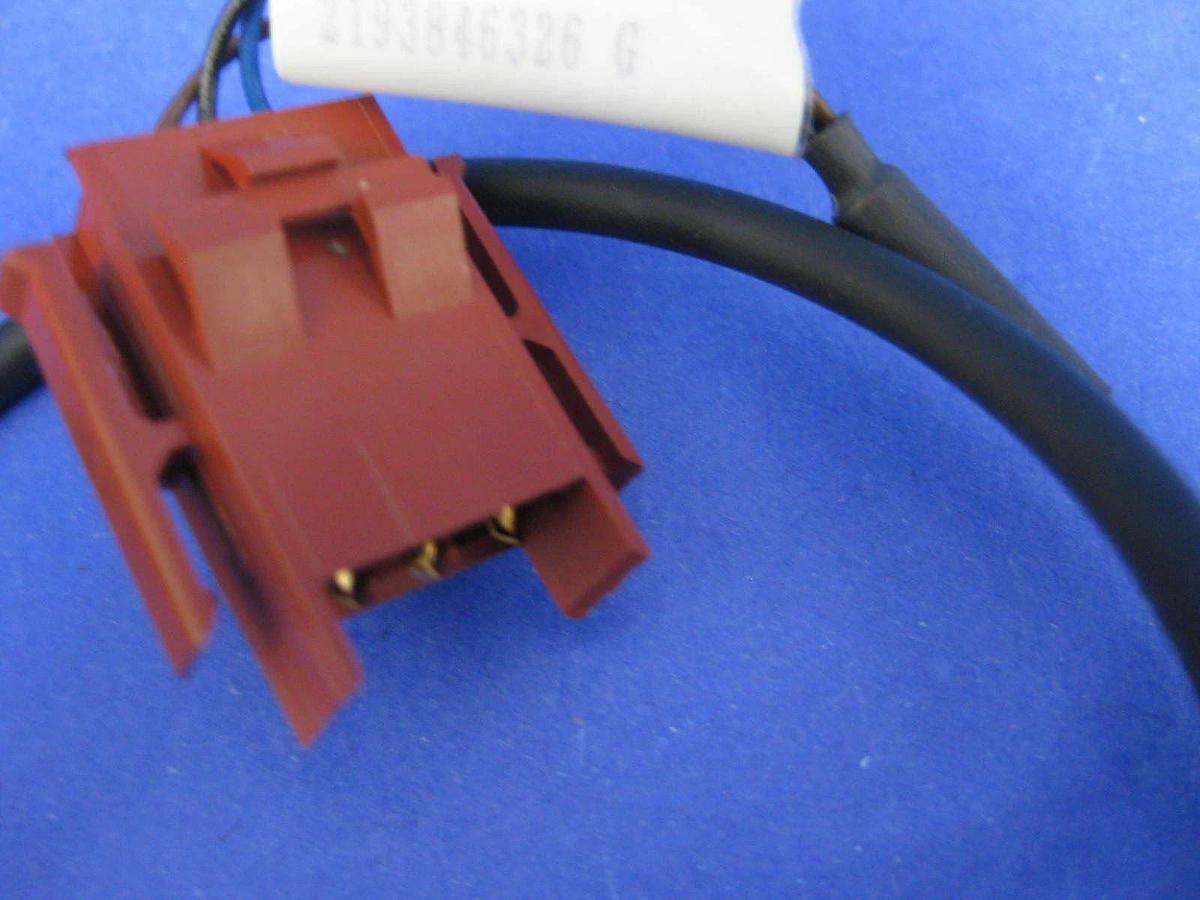 Used TEL Tokyo Electron Keyence AP-33P Pressure Sensor