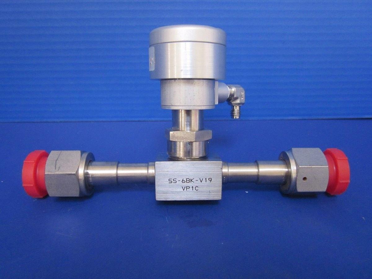 Used Swagelok SS-6BK-V19-VP1C Bellows Sealed Valve, 1/2" FVCR, Polyimide Stem Tip