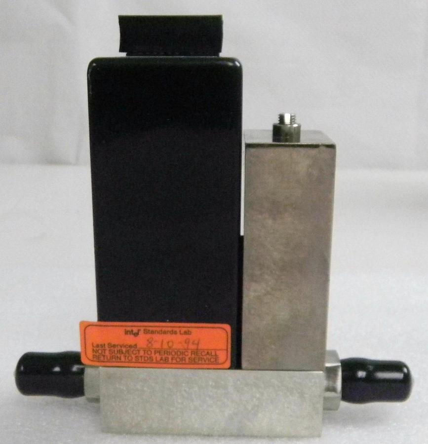 Used Unit UFC-1500A, Mass Flow Controller, Gas- CCL2F2, Range- 200 CC, 1/4" M I/O