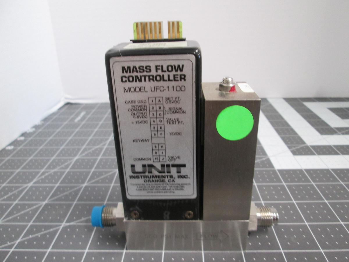 Used UNIT UFC-1100A Mass Flow Controller MFC SiH2Cl2 150 SCCM Dichlorosilane