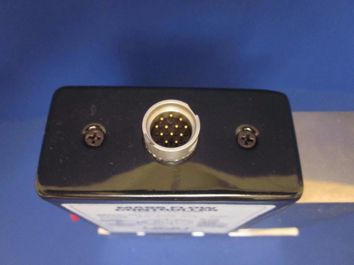 Used Unit UFC-2550, MFC, Mass Flow Controller, SiH4, 300 SCCM, 1/4" VCO. Used