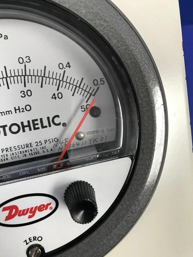 Used Dwyer 3000MR Photohelic Gauge 0-50mm / 0-0.5kPa Water, w/ Mounting Panel Used