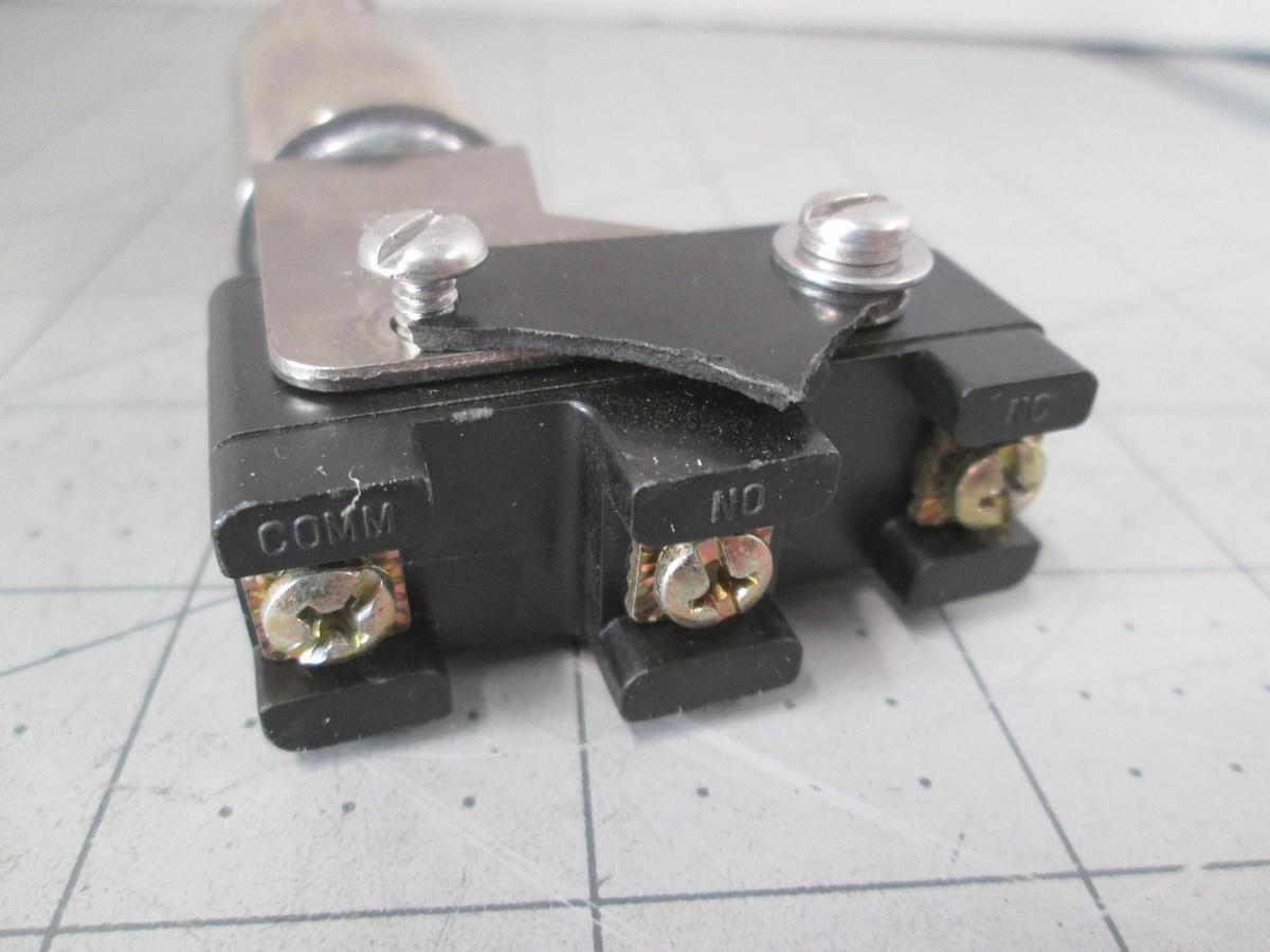 Used United Electric, J40 14031 9452, Pressure Switch, Used
