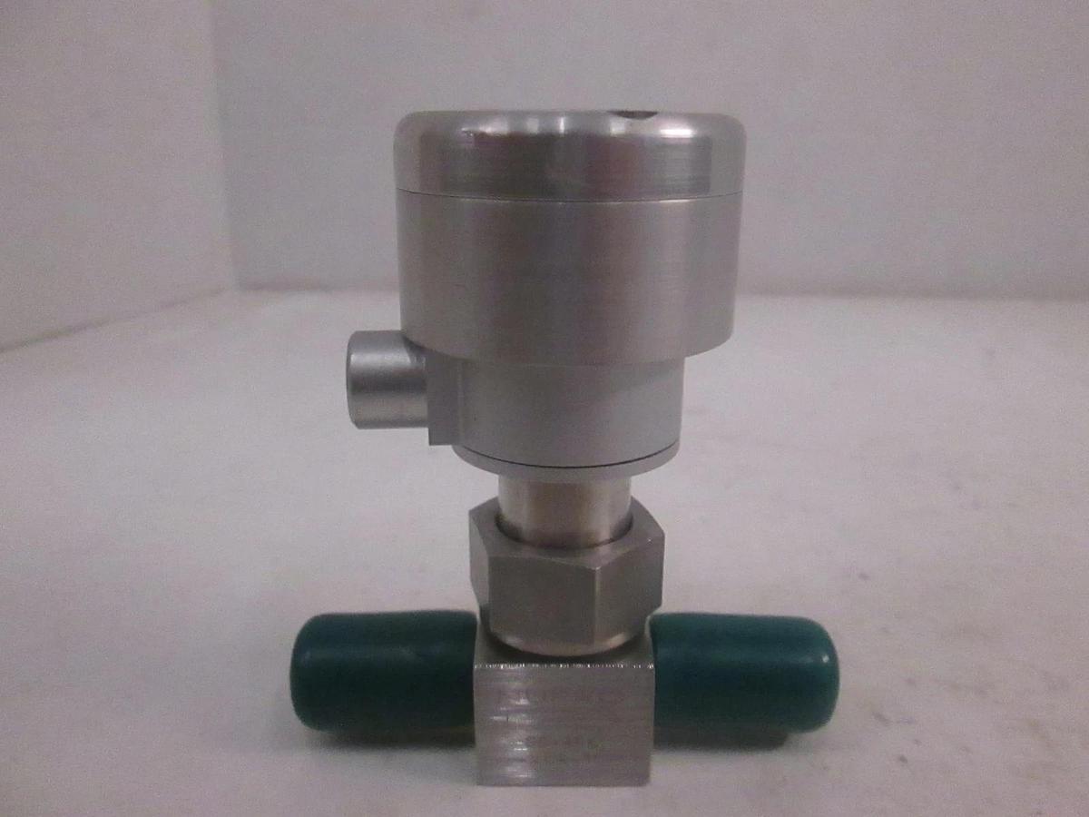 Used Swagelok Bellows Sealed Valve SS-4BK-VCR-1C, 1/4" Female VCR , Used