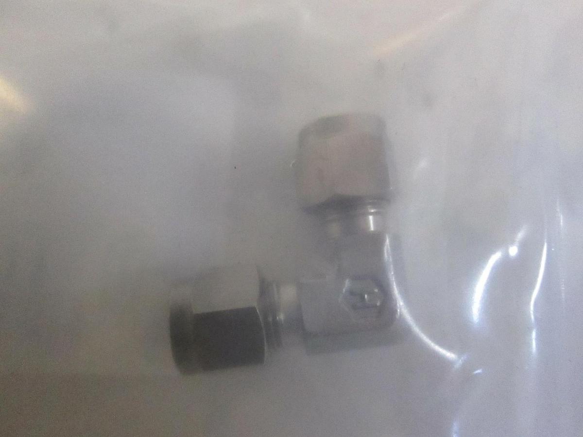 AMAT, 3300-01111, FTG TBG EL 1/4T SST 90 DEG Union, New