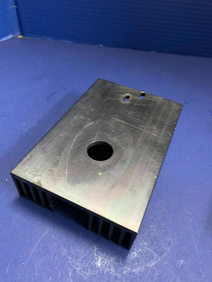Used Aluminum heat sink extrusion Wakefield SCR Heat Sink 4" x 6", Used