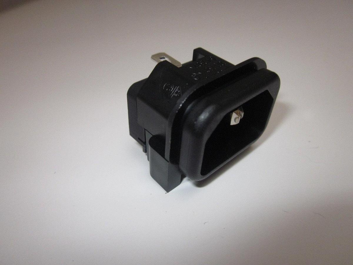 Lot of 100! Newark / Schurter Connector IEC Power Entry Plug GSP2.4113.13