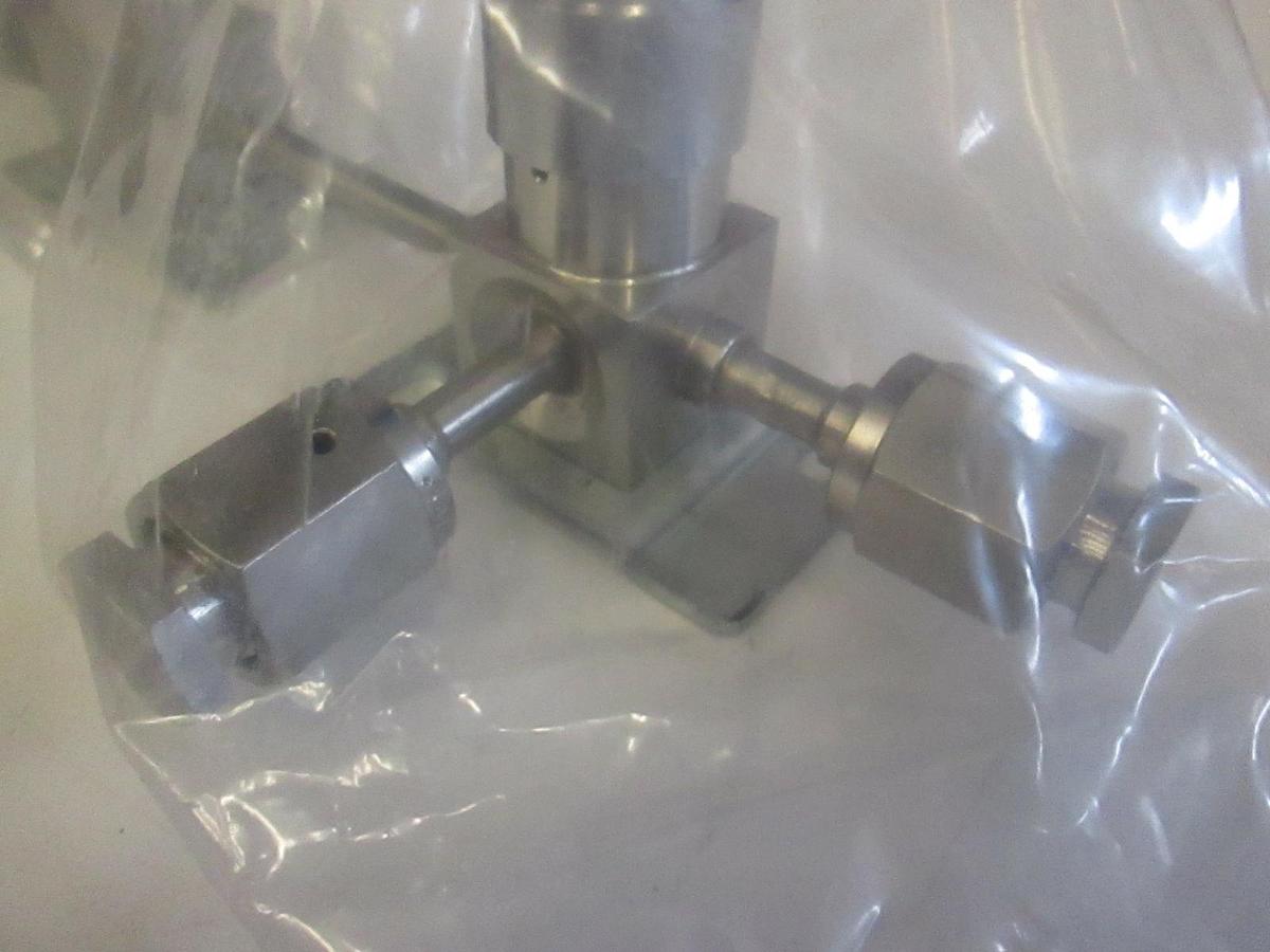 Used Semi Gas manual purge valve assembly, 1/4" FVCR Fittings, Tested Good