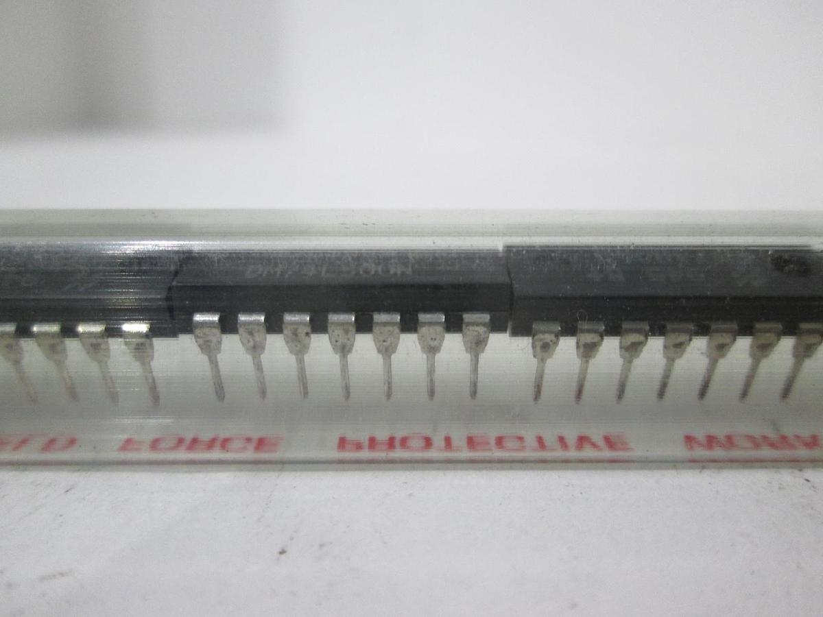 Used National Semiconductor, DM74LS00N, Integrated Circuit, New, Lot of 24