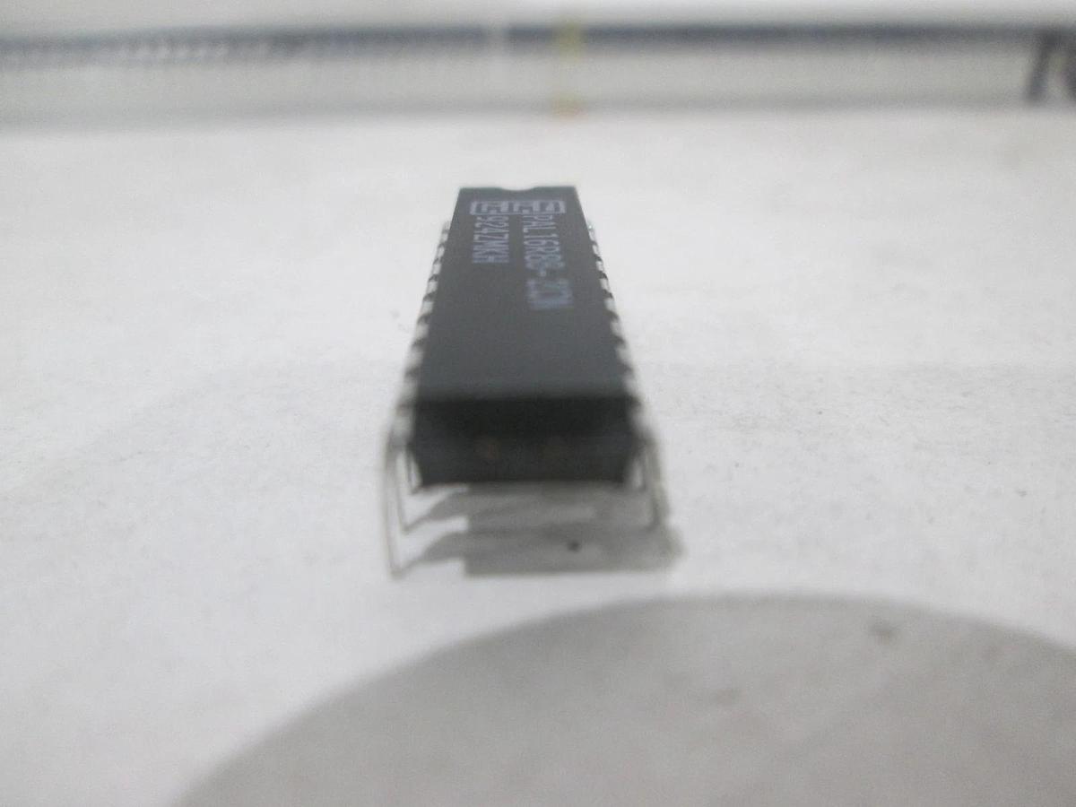 AMD, PAL16R8B-2CN, Integrated Circuit, New, Lot of 16