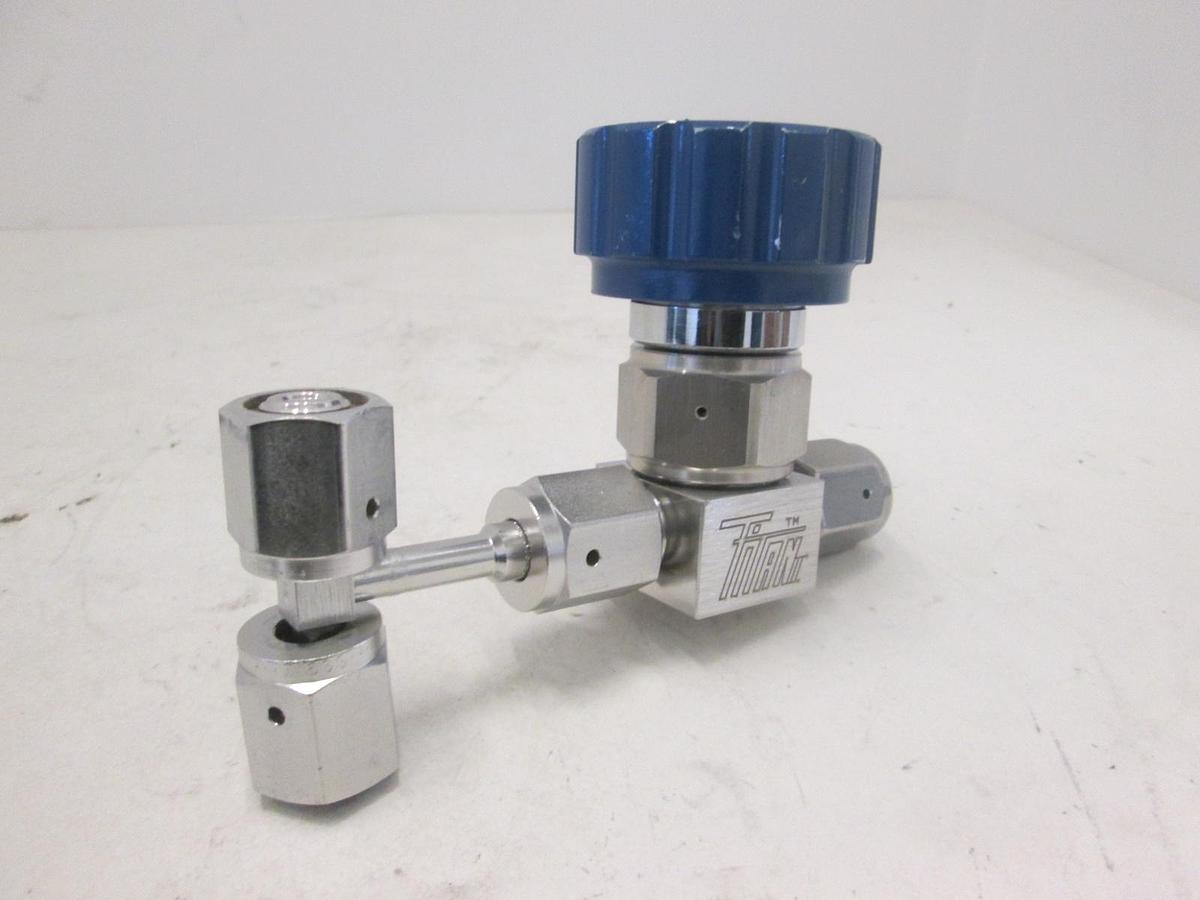 Used Parker UHP TITAN II, 316L VAR, High Purity Stainless Steel Valve w/ Tee, Used