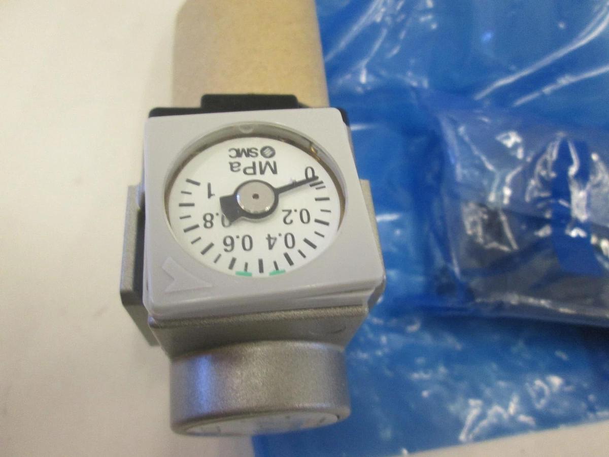 SMC, AR20-01BE, Regulator, New, Lot of 2