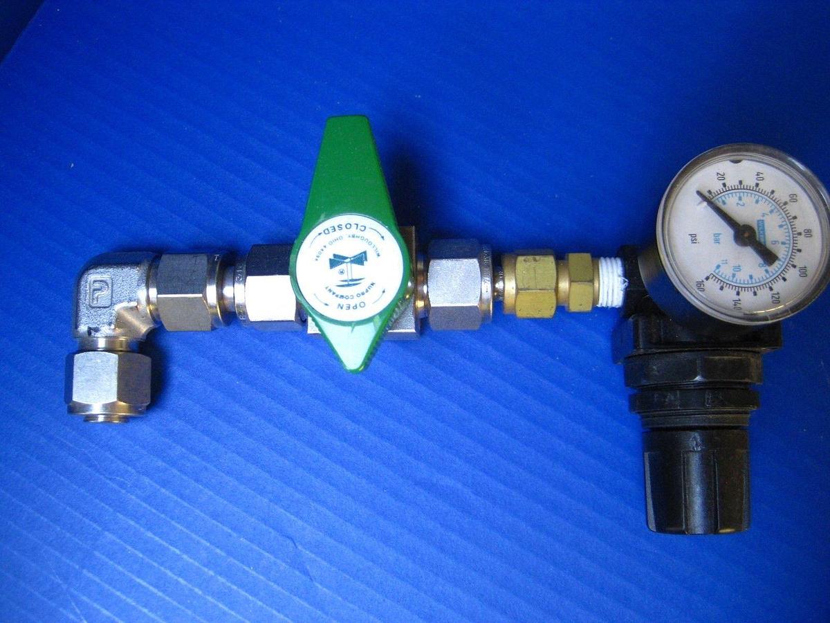 Used Wilkerson R00-02-G00 Regulator Assy w/ Nupro SS-8P6T 1/2" Plug Valve, Used