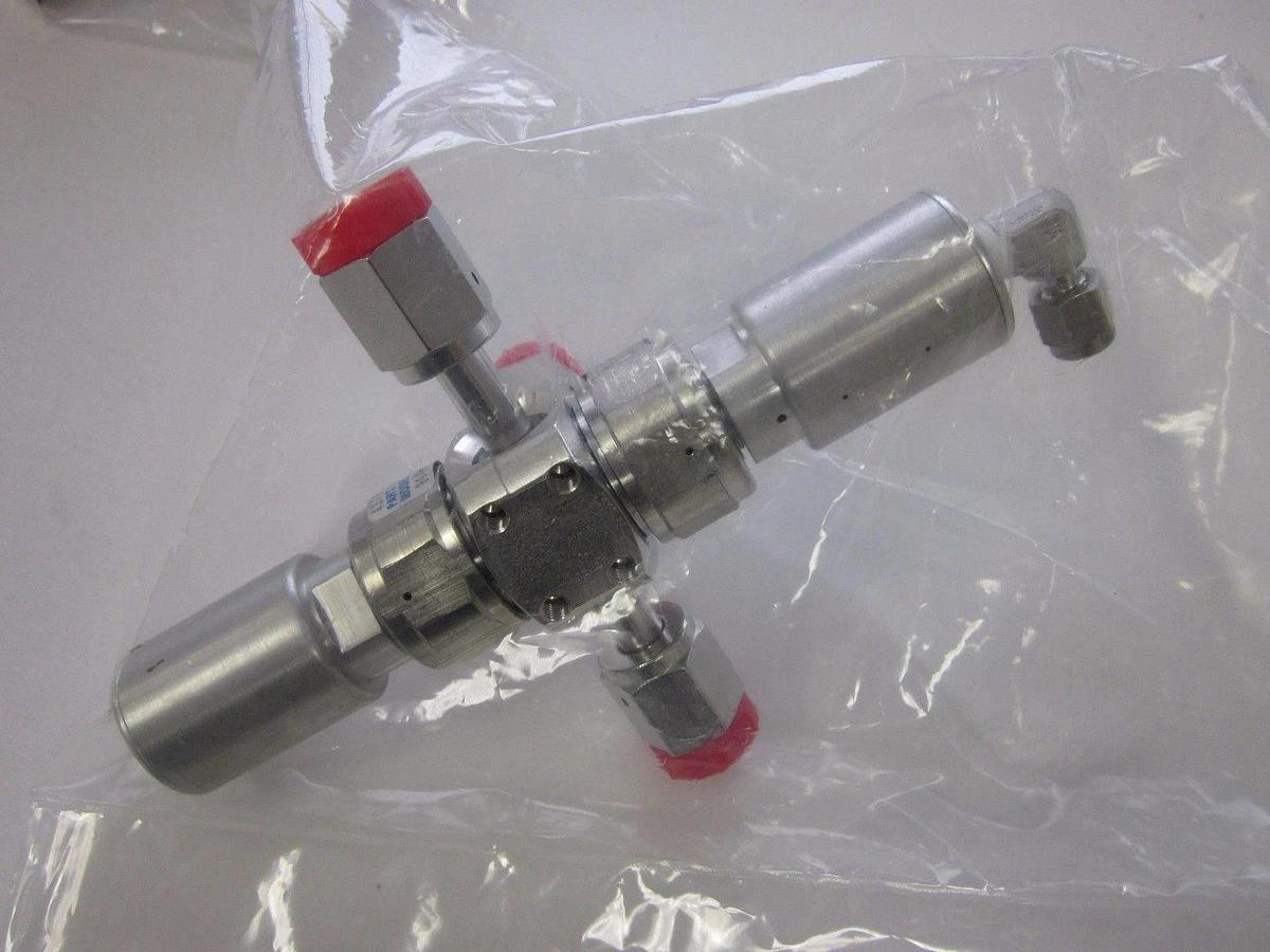 Used WJ Parker Veriflo 944AOPLPNONC4218EX, Double Actuator, 3 Way Diaphragm Valve
