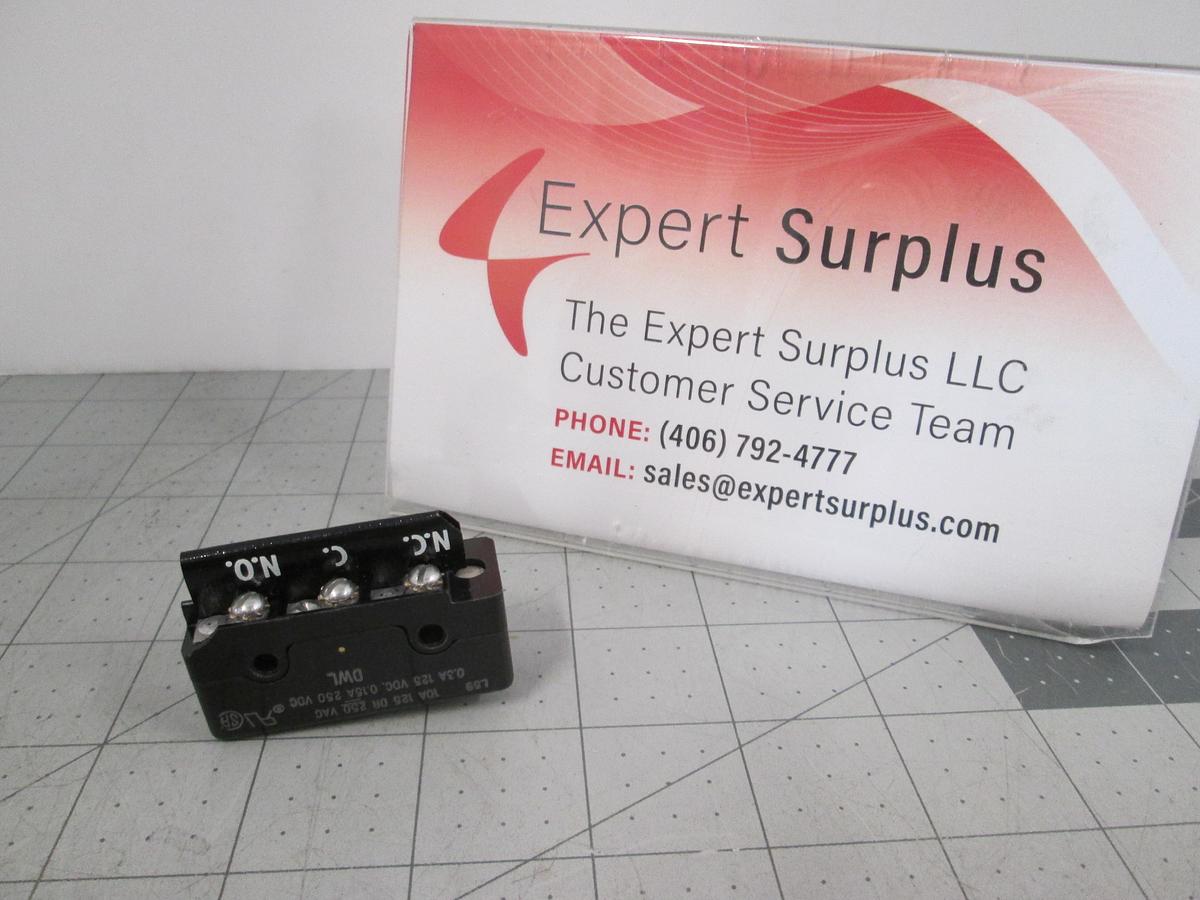 Used Honeywell, MICRO SWITCH, DT-2R-A7, MS25008-1, DPDT Pin Plunger 10A 250VAC