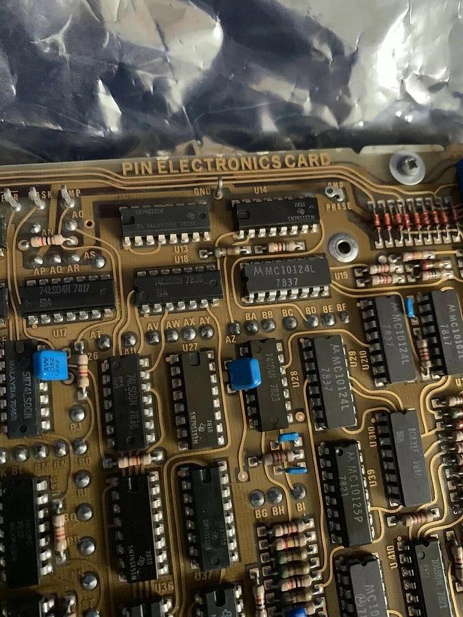 Used Tektronix 672-0687-05 Pin Electronics Card w/ 670-5348-03 Sample and Hold PCB