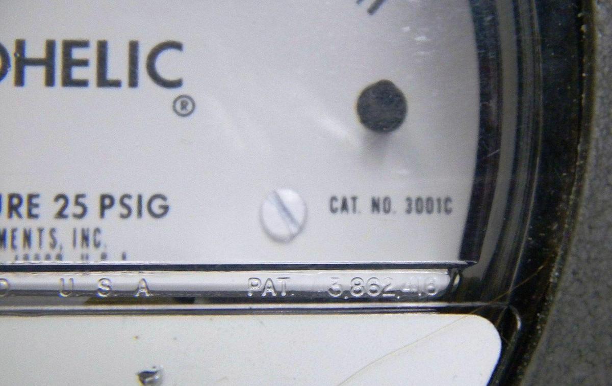 Used Dwyer 3001C Photohelic Gauge 0 to 1 inch