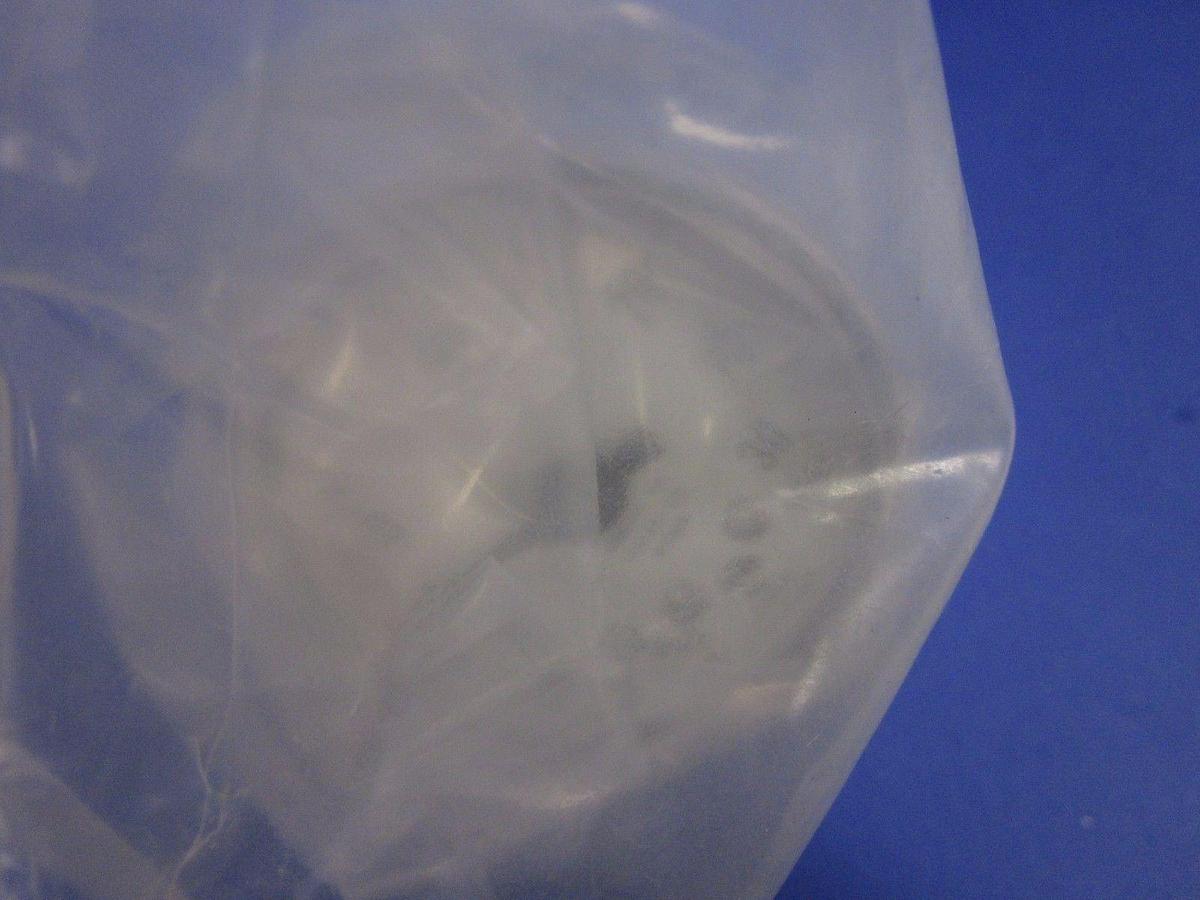 Used Ametek C 1535, Cleanroom Gauge, 30-0-30 psi, 1/4" FVCR Back Mount, New