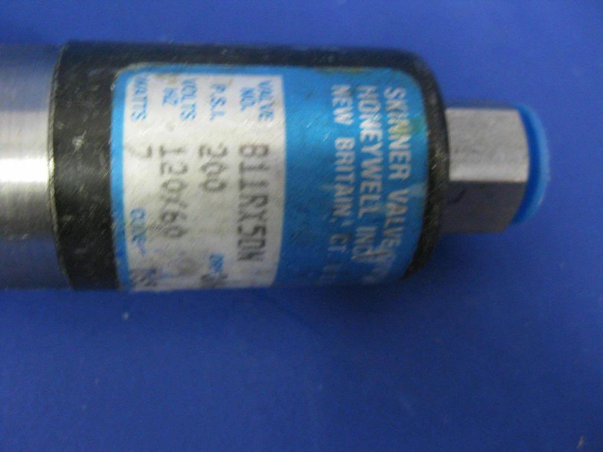 Used Honeywell Skinner B11RX5DN Valve, 1/8' Pipe, 200 psi, Lot of 25 Used