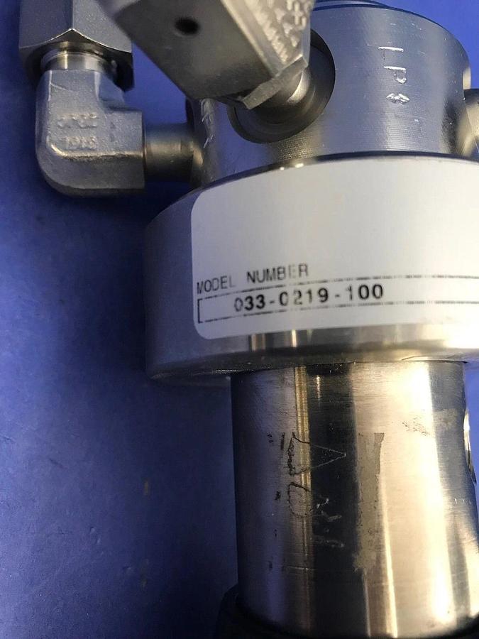 Used APTech Semi Gas Pressure Regulator 033-0219-100 4 Port, 1/4" VCR- Used