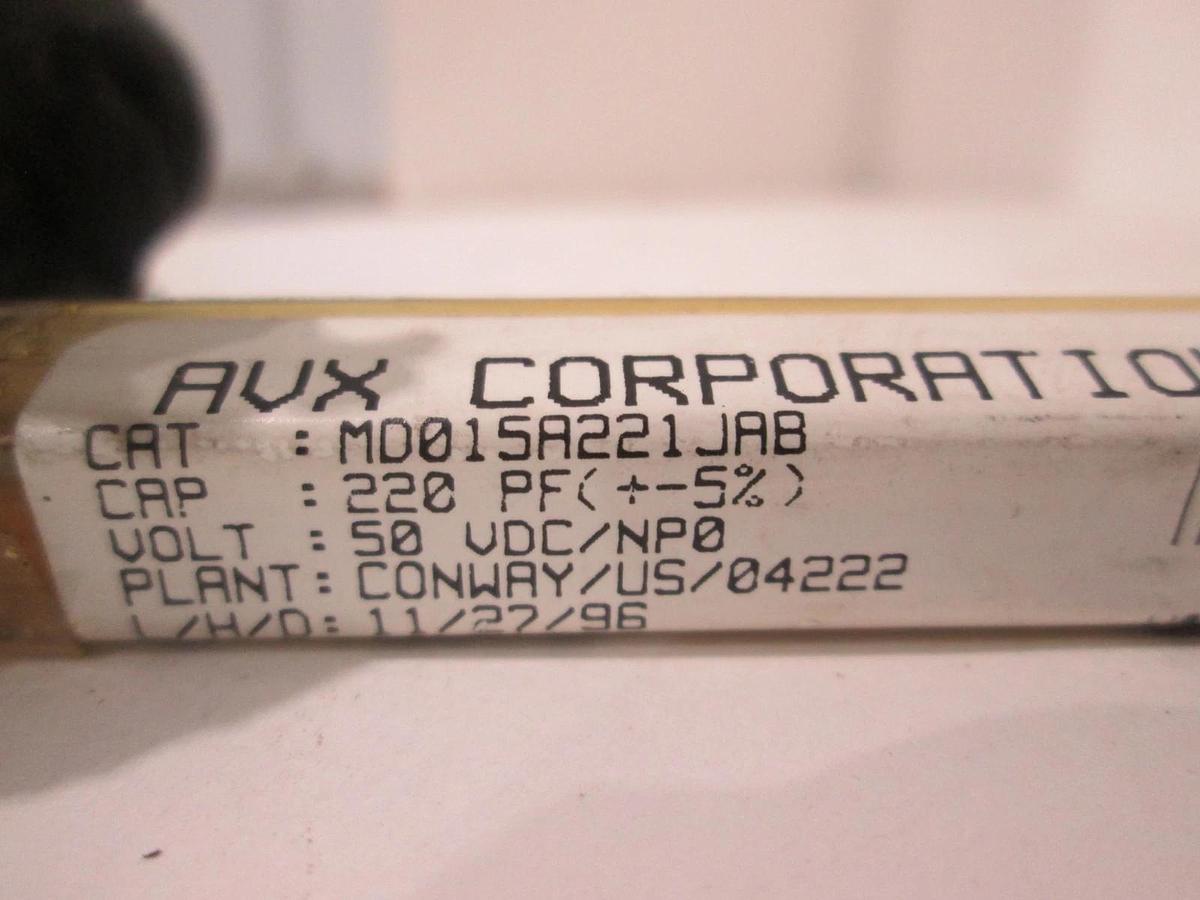 AVX Corporation, MD015A221JAB, Ceramic Capacitor, New, Lot of 200