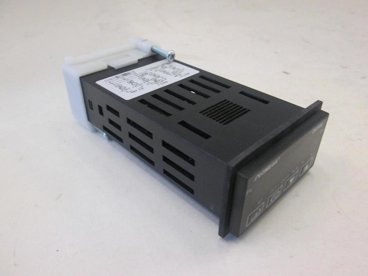 Used Omega, Temperature Controller, CN7500, 50/60Hz, 100-240V, Used
