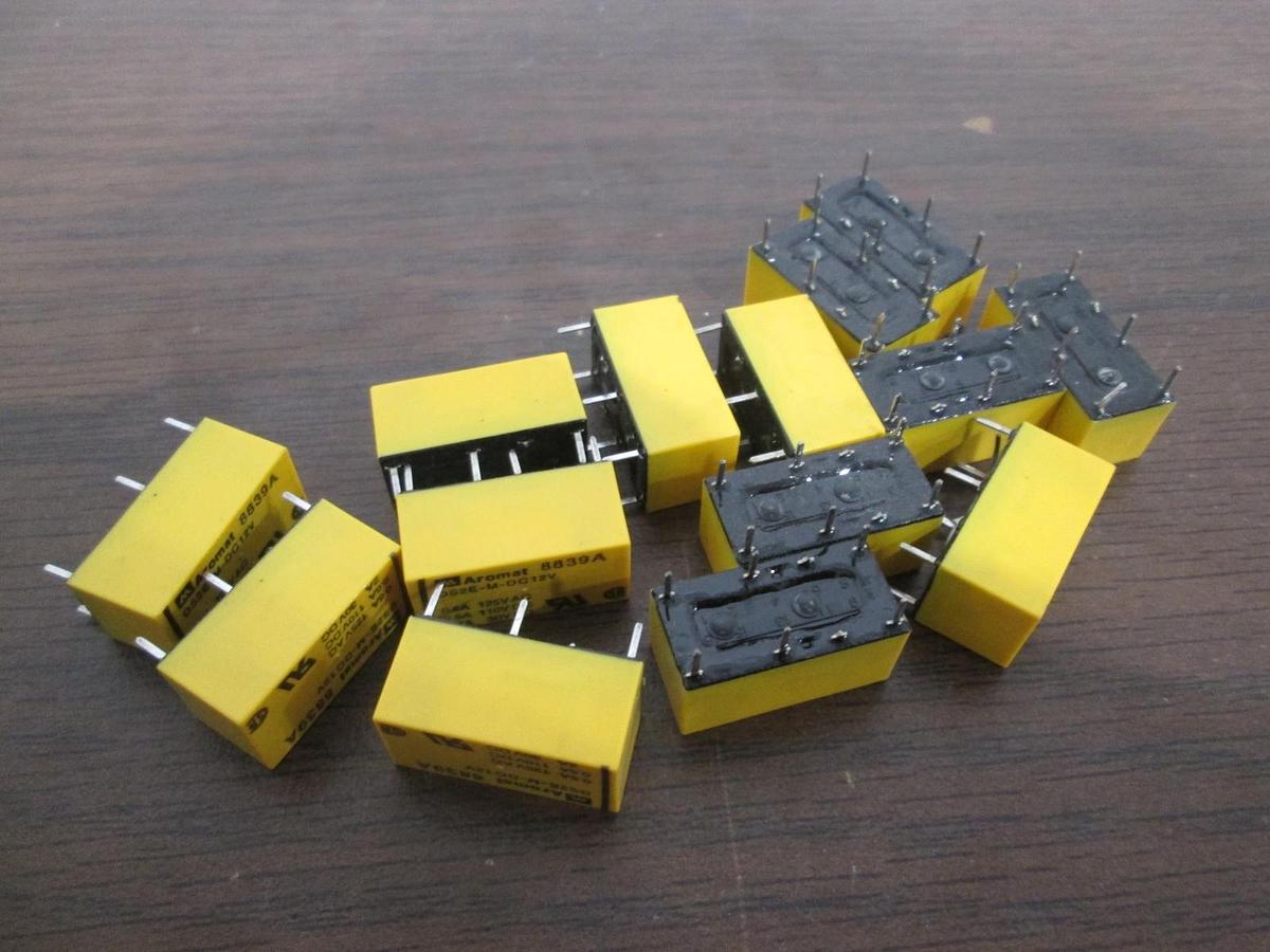 Used Aromat, 8839A, DS2E-M-DC12V, Signal Relay, Lot of 14