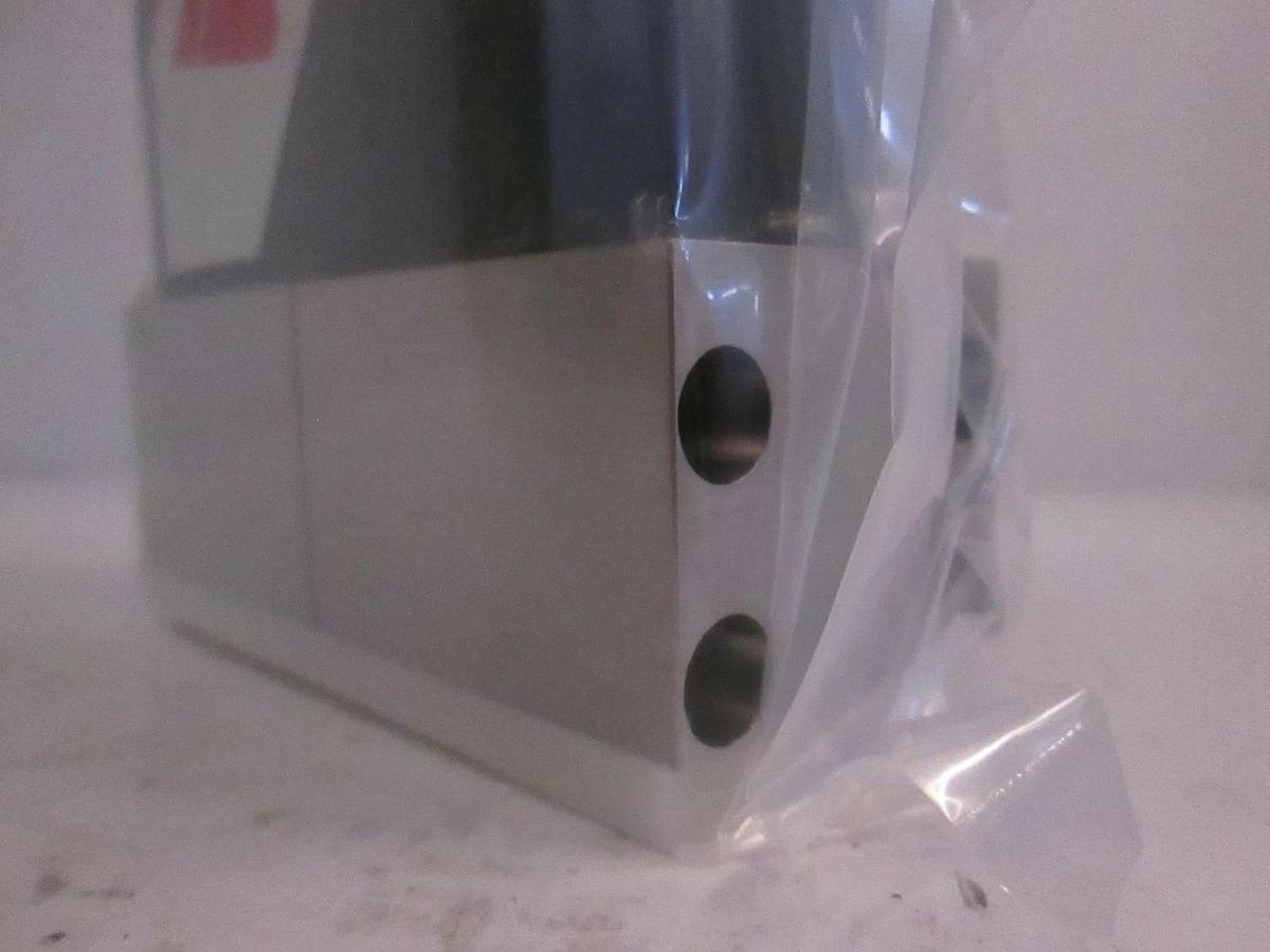 Used Tylan DFC-2979MEP5, MFC Mass Flow Controller 200 SCCM, CF4