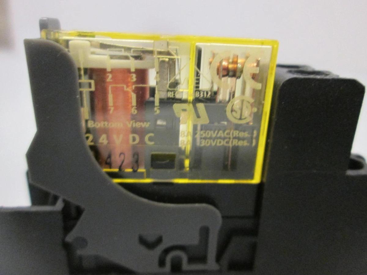 Used IDEC, RJ2S-CL-D24 Relay w/ SJ2S-07L Relay Socket, Used