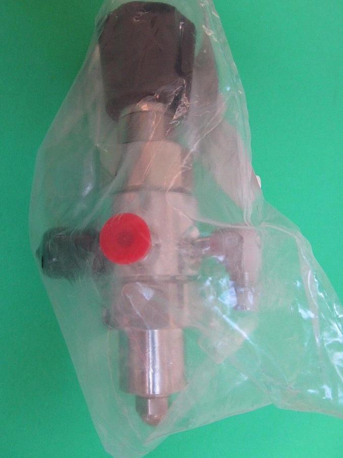 Tescom PS3462-R4-018, Semi Gas 033-0187-100 high purity regulator, 5 Port