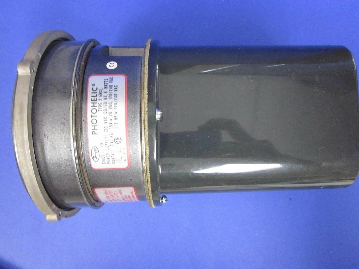 Used Dwyer 3002 Photohelic Pressure Switch/Gage , 0-2" of Water, Used