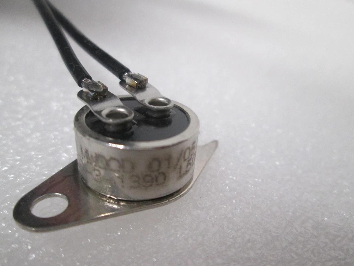 Elmwood, Temperature Switch, 3100-3-1390 L500, New, Lot of 50