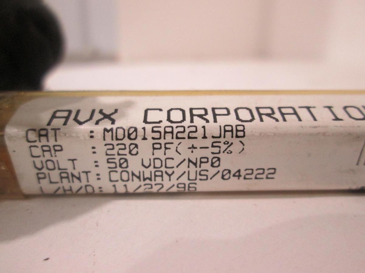 Used AVX Corporation, MD015A221JAB, Ceramic Capacitor, New, Lot of 200