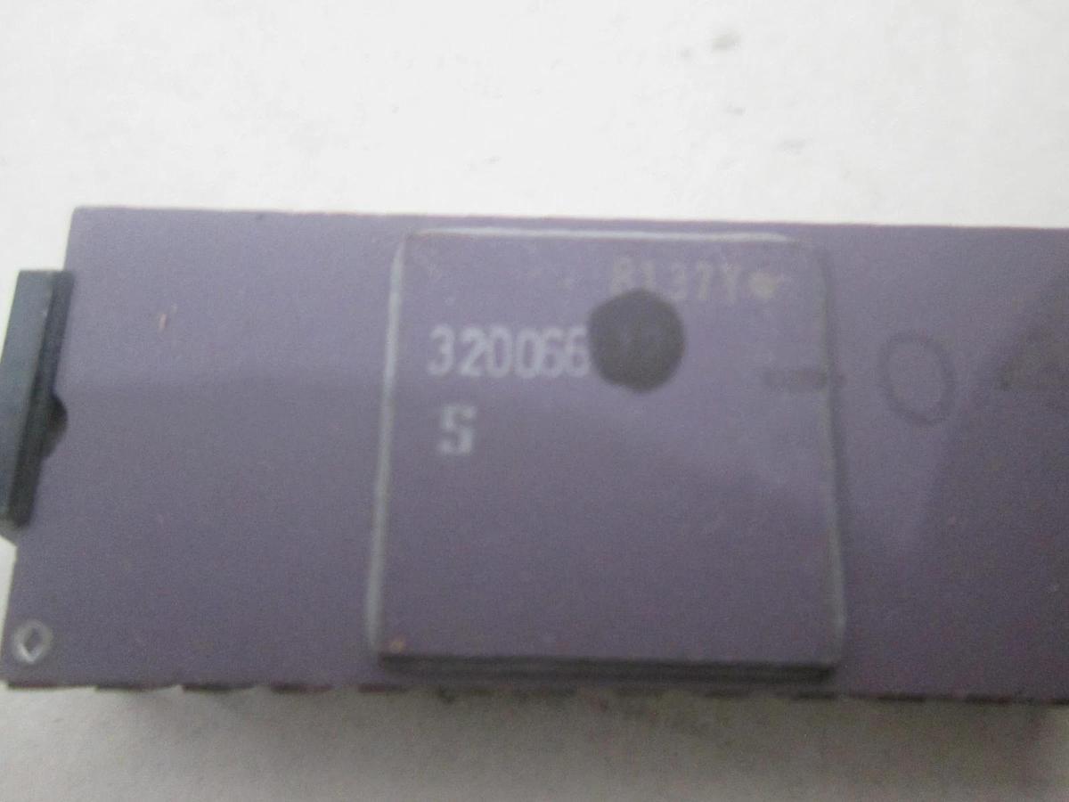 8137Y, 320066-12, Integrated Circuit, New, Lot of 12
