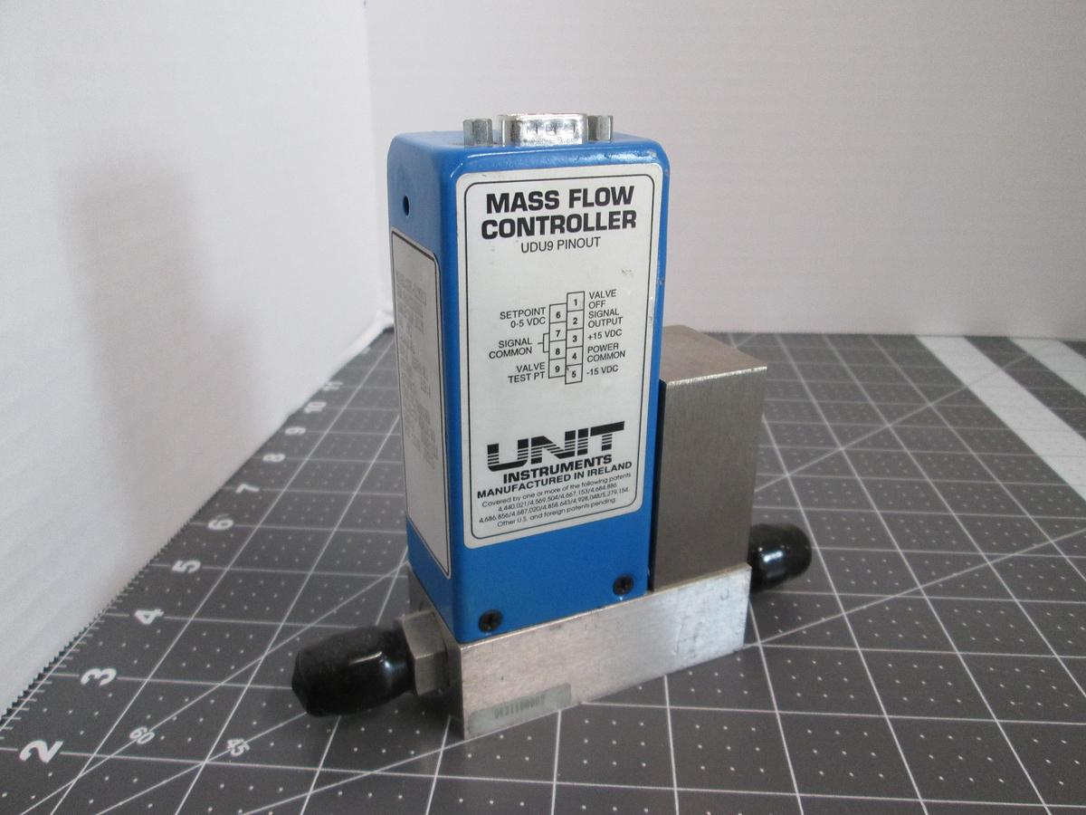 Used UNIT Instruments, UFC-LCMECS, Mass Flow Controller 500 SCCM N2 Nitrogen MFC