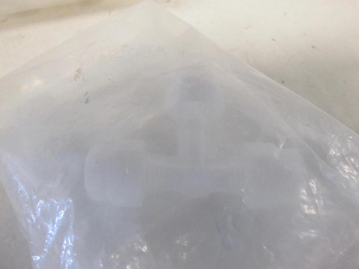 SAINT-GOBAIN, 1103730, Union, Teflon PFA Tee, 1/4OD x 1/4OD x 1/4OD Tube, New, 5