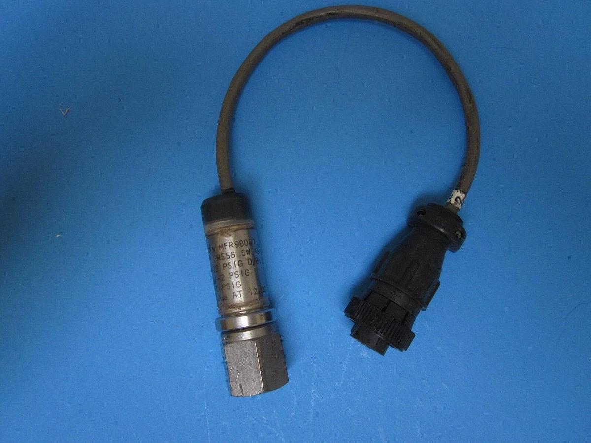 Used Semi Gas High Purity ITT Neo-Dyn 98087 173 P5S70 Adjustable Pressure Switch